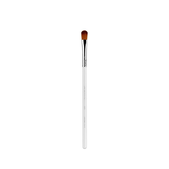 Sigma Beauty S20 Eye Cream Skincare Brush – Skincare Tool for Applying Skincare Products to Face and Skin, Gentle Eye Cream Brush Applicator for Eye Creams and Eye Makeup Primer (1 Pc)