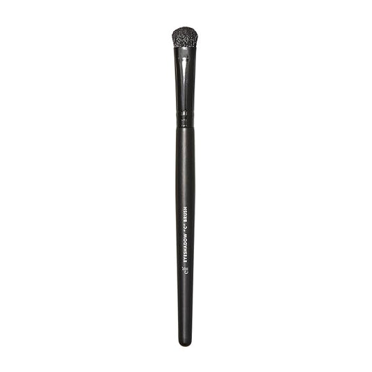 e.l.f. Eyeshadow "C" Brush, Curved Eyeshadow Brush For Blending & Diffusing, Helps Create The Perfect Smoky Eye, Vegan & Cruelty-Free