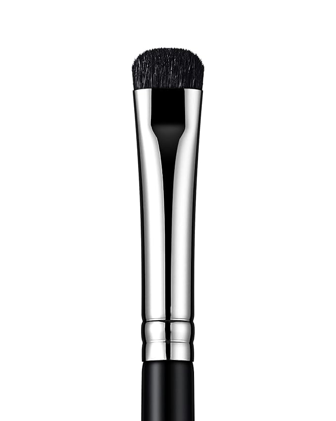 Eyeshadow Smudge Brush, EIGSHOW Short Shader Precision Makeup Brush High-End for Creasing & Cat Eye Makeup, Premium Quality, Cruelty-Free (E806)